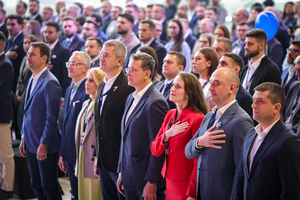 Atacuri în rafală la Grindeanu, la Congresul USR. Partidul vrea o guvernare fără PSD și AUR, alături de PNL (Foto & Video)