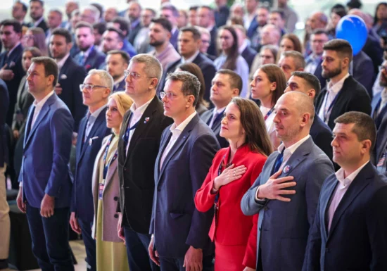 Congres USR: Plan pentru o guvernare fără PSD și AUR, cu PNL partener egal. Atacuri la Grindeanu și competiție pentru conducerea partidului (Foto & Video)