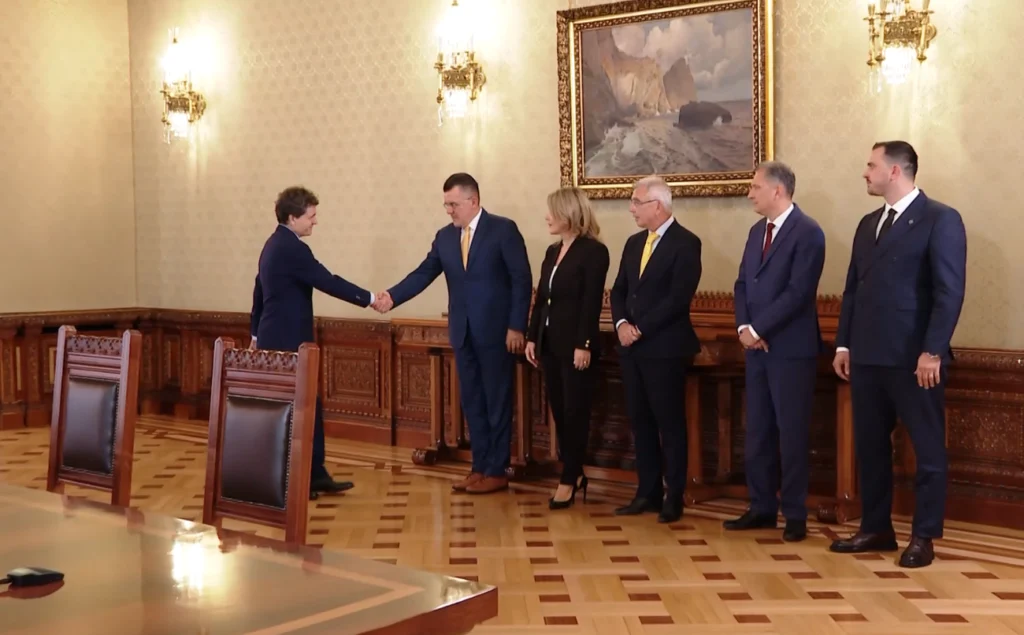 AUR l-a somat pe Nicușor Dan să aleagă ce vrea să fie: Președinte sau Parlament