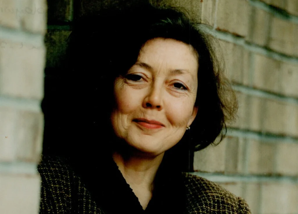 Premiul Nobel pentru Literatură 2026 a fost câștigat de scriitoarea canadiană Anne Carson