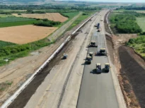 După un început mai timid, constructorul s-a dezlănțuit în ultimele luni pe Autostrada Unirii. Când se va circula pe primii kilometri