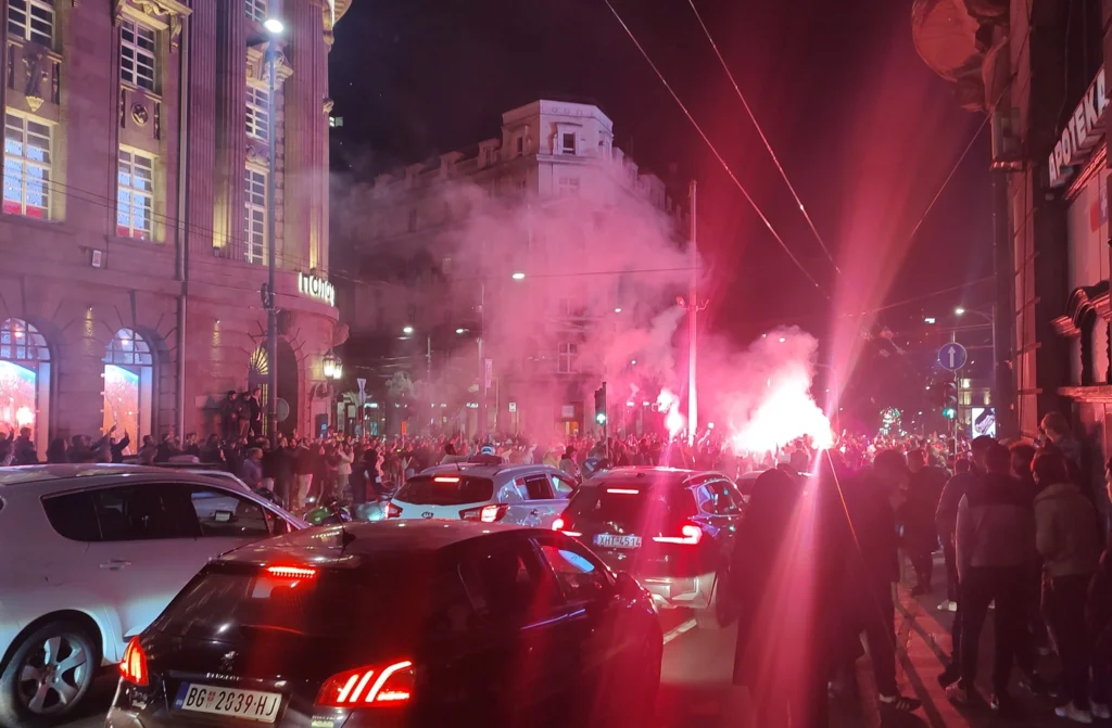 Alegeri în Serbia. Vučić își recunoaște înfrângerea: Este clar că am pierdut. Explozie de bucurie pe străzile din Belgrad: În sfârșit, putem respira din nou (Video)