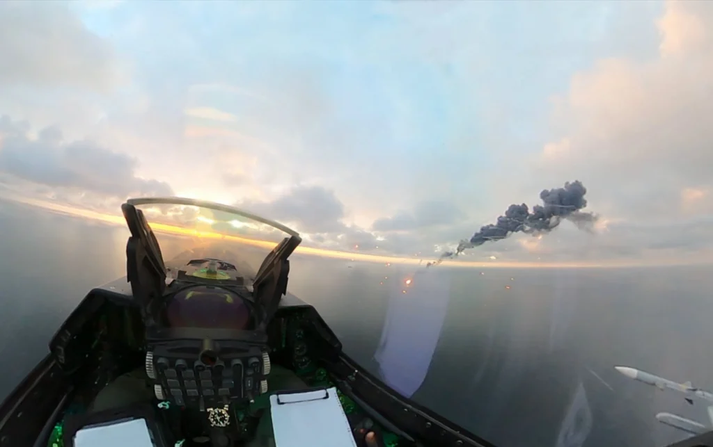 F 16 dronă doborâtă