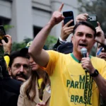 Fugit în SUA, Flavio Bolsonaro se proclamă liderul Braziliei. Până și aliații săi îl contrazic