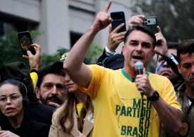 Fugit în SUA, Flavio Bolsonaro se proclamă liderul Braziliei. Până și aliații săi îl contrazic