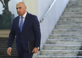Ce se ascunde în spatele demiterii Guvernului Bolojan și de ce criza nu se va termina nici după instalarea unui nou prim-ministru