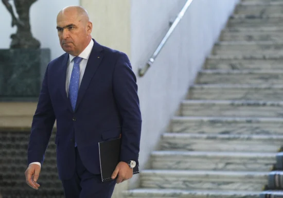 Ce se ascunde în spatele demiterii Guvernului Bolojan și de ce criza nu se va termina nici după instalarea unui nou prim-ministru