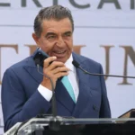 Paolo Zampolli, un apropiat al lui Trump, implicat în Dosarele Epstein, a fost în România la un eveniment de la care l-a sunat în fața jurnaliștilor pe Nicușor Dan, președintele României, iar acesta i-a răspuns la telefon. Zampolli a fost concediat de Trump, corupția lui devenind o vulnerabilitate pentru liderul american în contextul alegerile din noiembrie