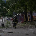Ziua 1684 Zelenski anunță intensificarea atacurilor asupra rafinăriilor rusești. Ambasadele din Kiev sunt în alertă. Ucraina a recucerit 140 km² în Donbas. Merz a ajuns la Kiev