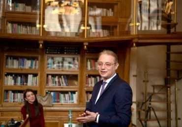 Răspunsul lui Luca Niculescu la ironiile de pe rețele după recenziile sale de carte. Volumul care l-a impresionat anul acesta
