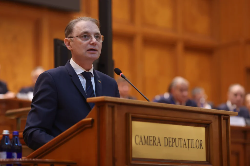 Guvernul Niculescu a trecut de Parlament cu 280 de voturi. Filmul zilei din Parlament