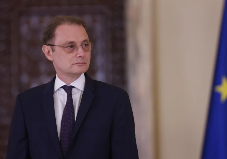 Încep negocierile pentru Guvernul Niculescu. Premierul desemnat merge joi la PSD, PNL și UDMR