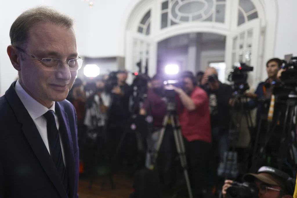 Încep audierile miniștrilor Guvernului Niculescu. Când se dă votul decisiv