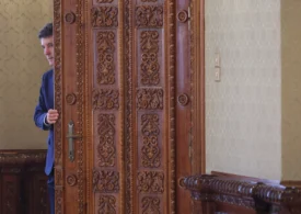 <span style="color:#990000;">LIVE</span> Consultări la Cotroceni. Grindeanu cere mandatul de premier. AUR rămâne la anticipate. PNL nu vrea cu PSD, dar nici blocajul de acum (Galerie video)