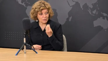 Exclusiv Oana Gheorghiu: Nici măcar reducerea de 10% nu s-a respectat. Primarii au făcut companii în care i-au angajat pe concediați (Video)