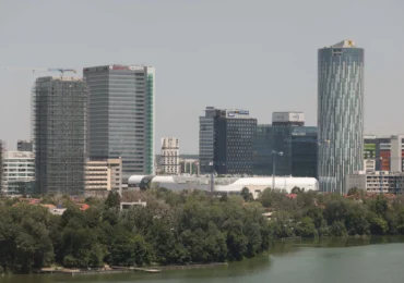 Raport SUA despre mediul de afaceri din România: Taxele mari, legile schimbate frecvent și birocrația pun probleme investitorilor