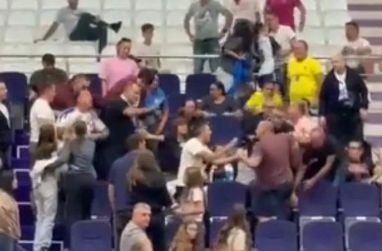 Caz revoltător la un meci de juniori din România: Părinții s-au bătut în tribune