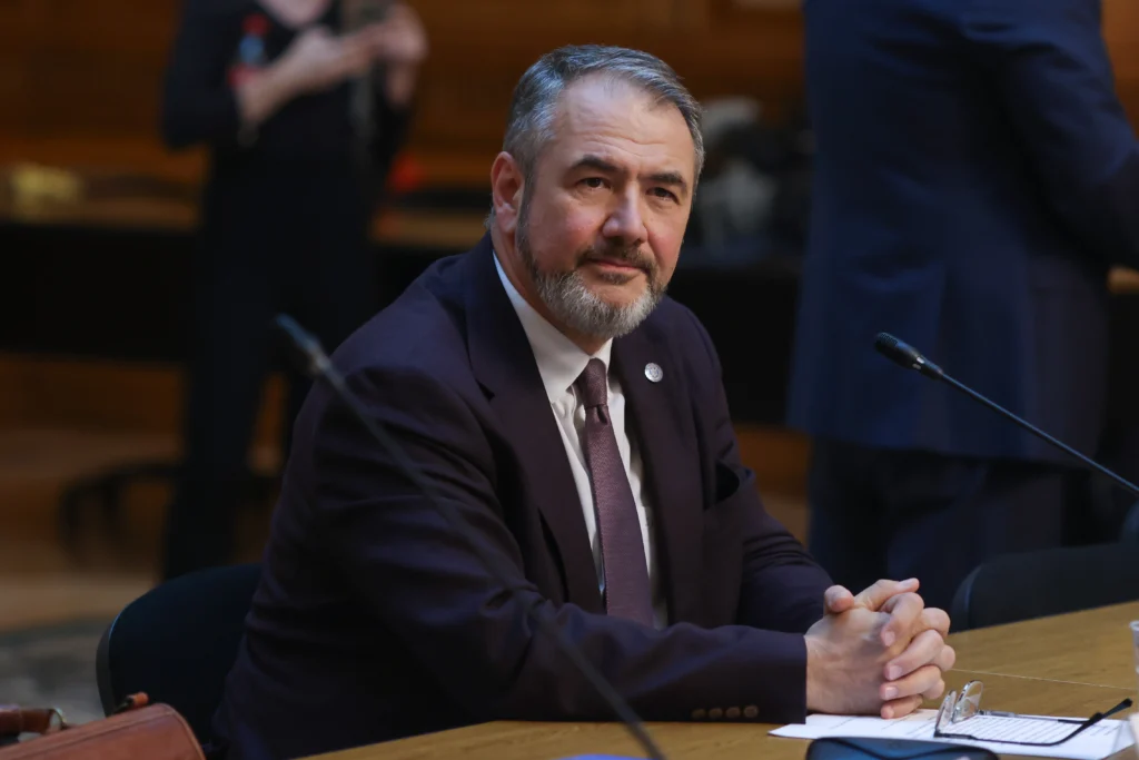 Ministrul Educației: Copiii noștri învață acum mai mult să răspundă bine la teste. Dar sunt ele relevante pentru viața reală? Militez pentru o educație reflexivă, care să-l facă pe copil să gândească