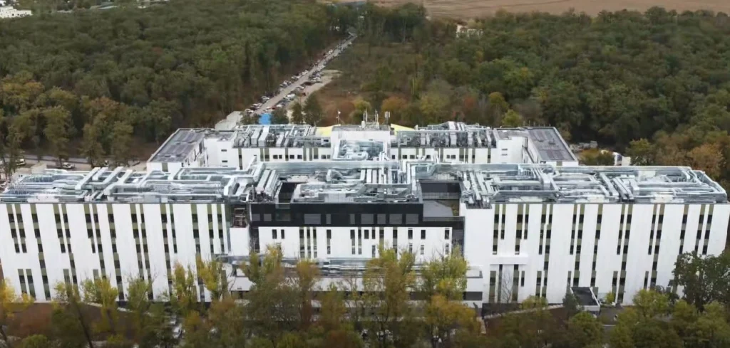 Noul spital ”Agrippa Ionescu” de la Balotești a fost dat în folosință. Are 520 de paturi și 14 săli de operație (Video)