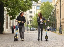 Reguli noi pentru trotinetele electrice din București. Un operator anunță că închide afacerea după șapte ani