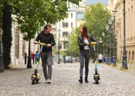 Reguli noi pentru trotinetele electrice din București. Un operator anunță că închide afacerea după șapte ani