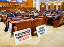 Protest la Camera Deputaților. USR cere înființarea Comisiei de anchetă Mykonos-Nordis: Leii suveraniști devin pisici când e vorba de mișmașurile PSD (Foto)