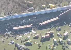 <span style="color:#990000;">LIVE</span> Deadly train crash in Spain: At least 50 dead, 179 injured. Carriages torn apart as investigators examine possible human error (Photos & Video)