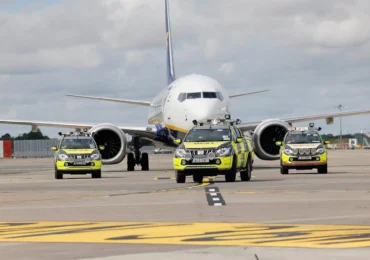 24 de români condamnați pentru infracțiuni grave au fost expulzați din Irlanda. Au fost aduși la București cu un avion închiriat