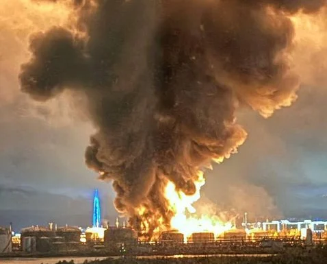 <span style="color:#990000;">Ziua 1698</span> Atac masiv cu drone la Sankt Petersburg. Un terminal petrolier principal al Rusiei, în flăcări. SUA pregătesc o întâlnire trilaterală (Video)