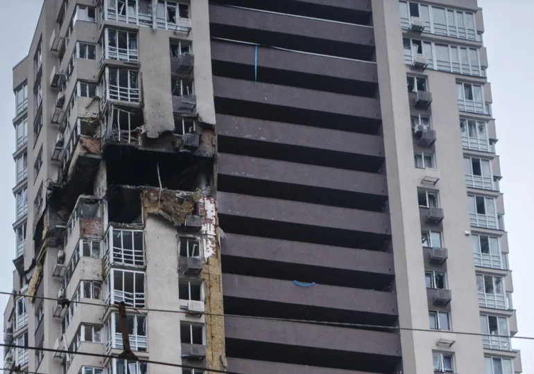 <span style="color:#990000;">Ziua 1701</span> Doi morți într-un bloc din Kiev lovit de dronă (Video). Percheziții la șeful Băncii Naționale a Ucrainei. Rubio: Fără SUA, Ucraina nu mai exista