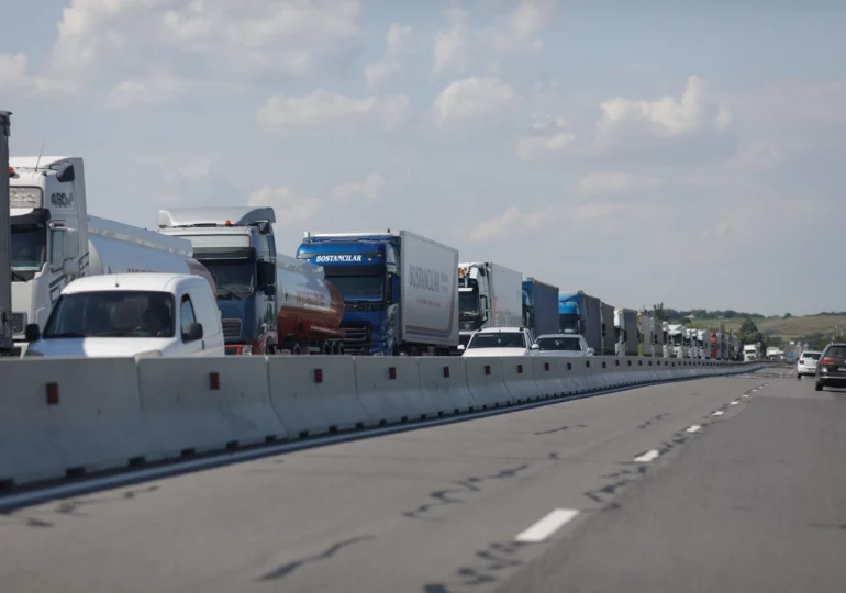 Transportatorii spun că sunt șanse minime ca TollRo să fie funcțională 100% în 72 de ore, cum a promis Miruță. Cât ar dura rezolvarea problemelor