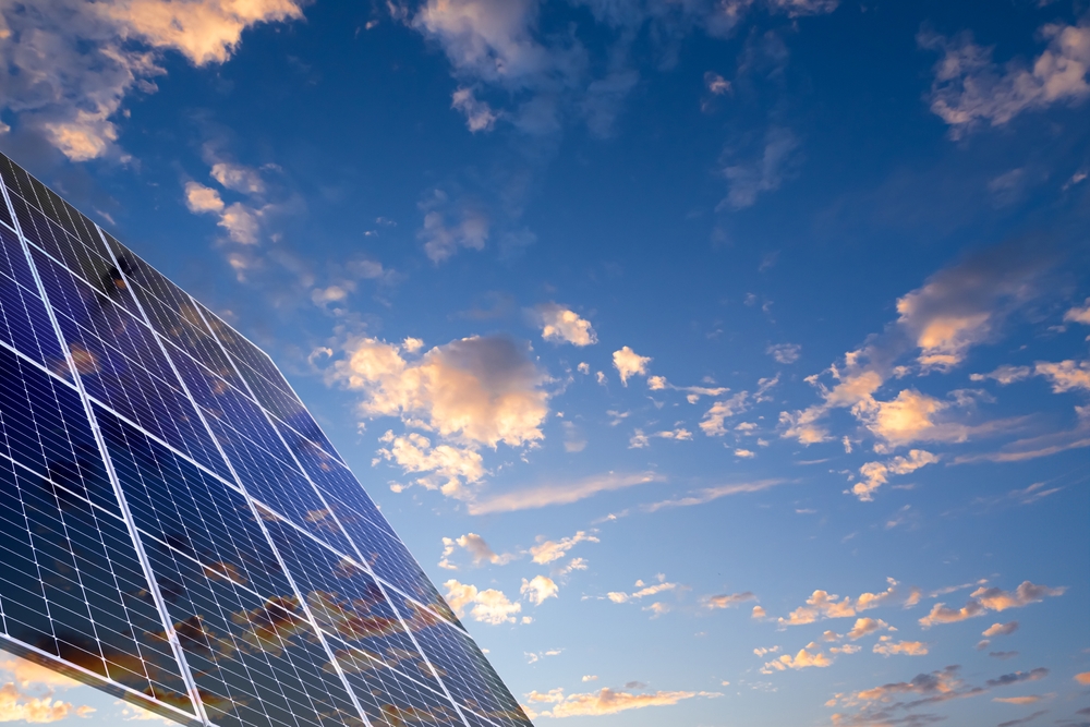 Cum se schimbă rolul bateriei fotovoltaice de la vară la iarnă