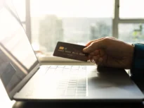 Capcanele donațiilor online: ce trebuie să verifici înainte să trimiți bani