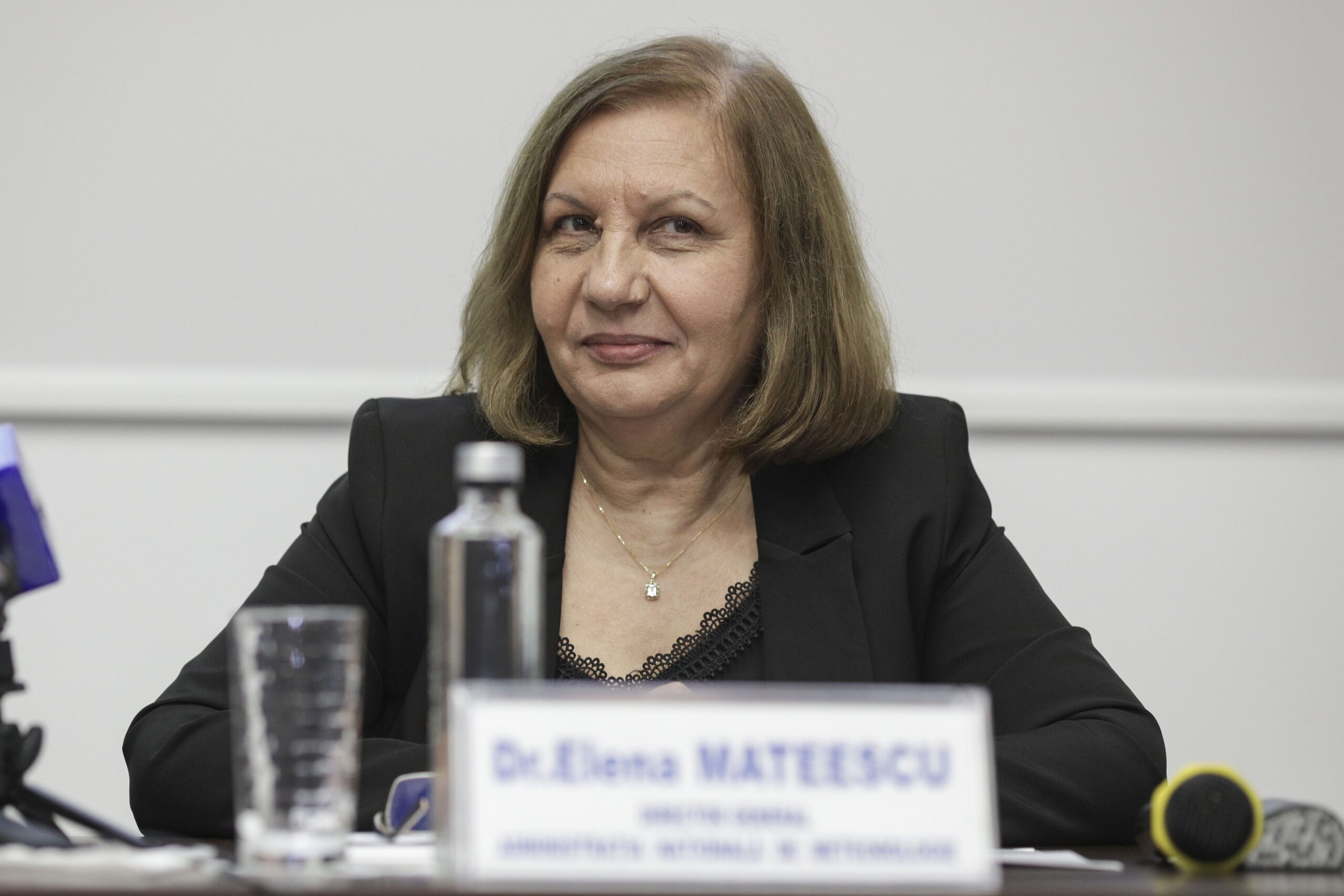 Sutiene, parfumuri și haine de lux, cumpărate din banii ANM. Diana Buzoianu cere demisii. Elena Mateescu spune că sesizase deja Poliția