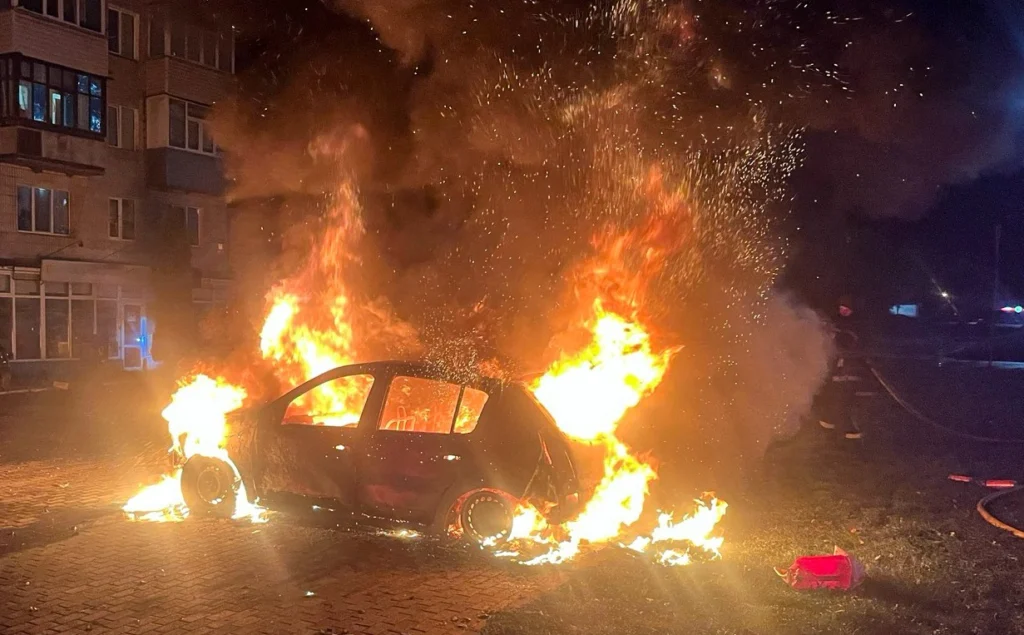 Ziua 1702 Ucraina acuză „lingușeala” SUA față de Putin. „Setea” de motorină a lui Trump a distrus negocierile. Explozii la Kiev, peste 600 de drone spre Moscova (Video)