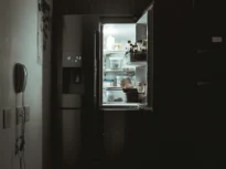 Ar putea hackerii să ajungă la frigiderul tău? Portițele prin care se pot strecura în casă