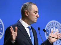 Alexandru Nazare, ministrul Finanțelor, a fost luat la țintă de Sorin Grindeanu că nu vorbește de "greaua moștenire" lăsată de Bolojan, mai mult, laudă deciziile fostului prim-ministru