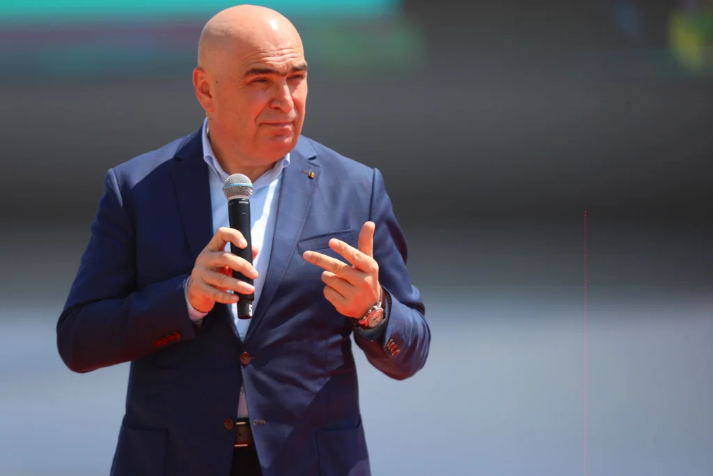 Dacă vom avea guvern, va fi unul slab, moșit de PSD și Nicușor Dan