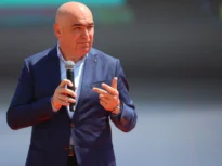 Ilie Bolojan, liderul PNL, a anunțat că votul liberalilor va fi unul de instalare a Guvernului Luca Niculescu, cu susținere punctuală, ceea ce a nemulțumit PSD care visează la un nou USL