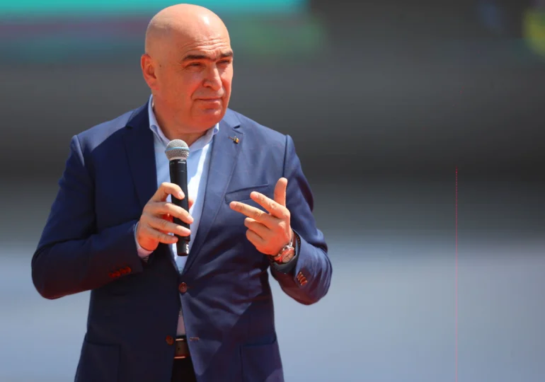 Dacă vom avea guvern, va fi unul slab, moșit de PSD și Nicușor Dan