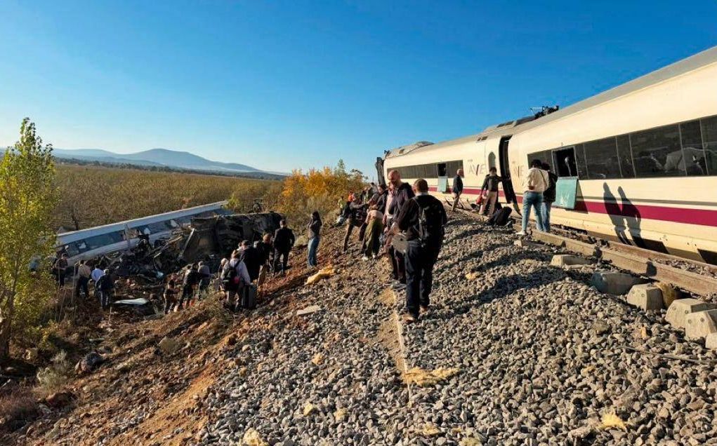 Haos în Spania după tragedia cu 68 de morți: Mecanicii de tren au intrat în grevă, anchetatorii analizează „cutiile negre”