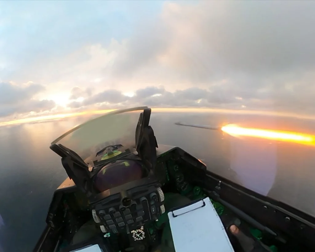 imagini F 16 lovește dronă