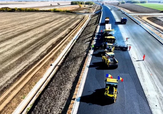 Surpriză pe Autostrada Transilvania: Un tronson de aproape 30 km ar putea fi deschis cu cinci luni înainte de termen (Video)