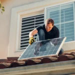 Anchetă ReporterIS: Panouri fotovoltaice la preț dublu, plătite din bani europeni. Cum funcționa rețeaua unui fost vicepreședinte de CJ