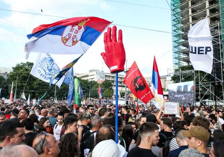 „Serbia sau mafia”. Un experiment ieșit din comun care ar putea reseta sistemul politic de la Belgrad