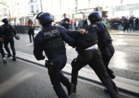 Protestele liceenilor se extind în Franța: sindicatele se alătură manifestațiilor. Peste 5.000 de persoane au fost reținute, majoritatea minori