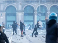 Italia fierbe după protestele violente. Milano își baricadează magazinele, Guvernul trimite 500 de militari (Video)