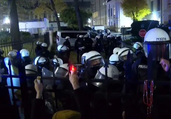 Criză politică în Polonia: Președintele și-a întors avionul din drum. Ambasadorul la București a demisionat (Video)