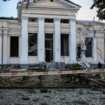 ODESA. O parte din catedrală a fost avariată de bombardamentele Rusiei - Foto: Hepta.ro Catedrala din Odesa, exterior, după bombardamet