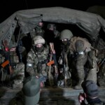 WAGNER. Armata mercenarilor a fost trimisă în exil, în Belarus, după ce în 24 iunie au cucerit un oraș și un comandament militar din sudul Rusiei - Foto: Hepta.ro Militarii Wagner se retrag din Rostov, Rusia